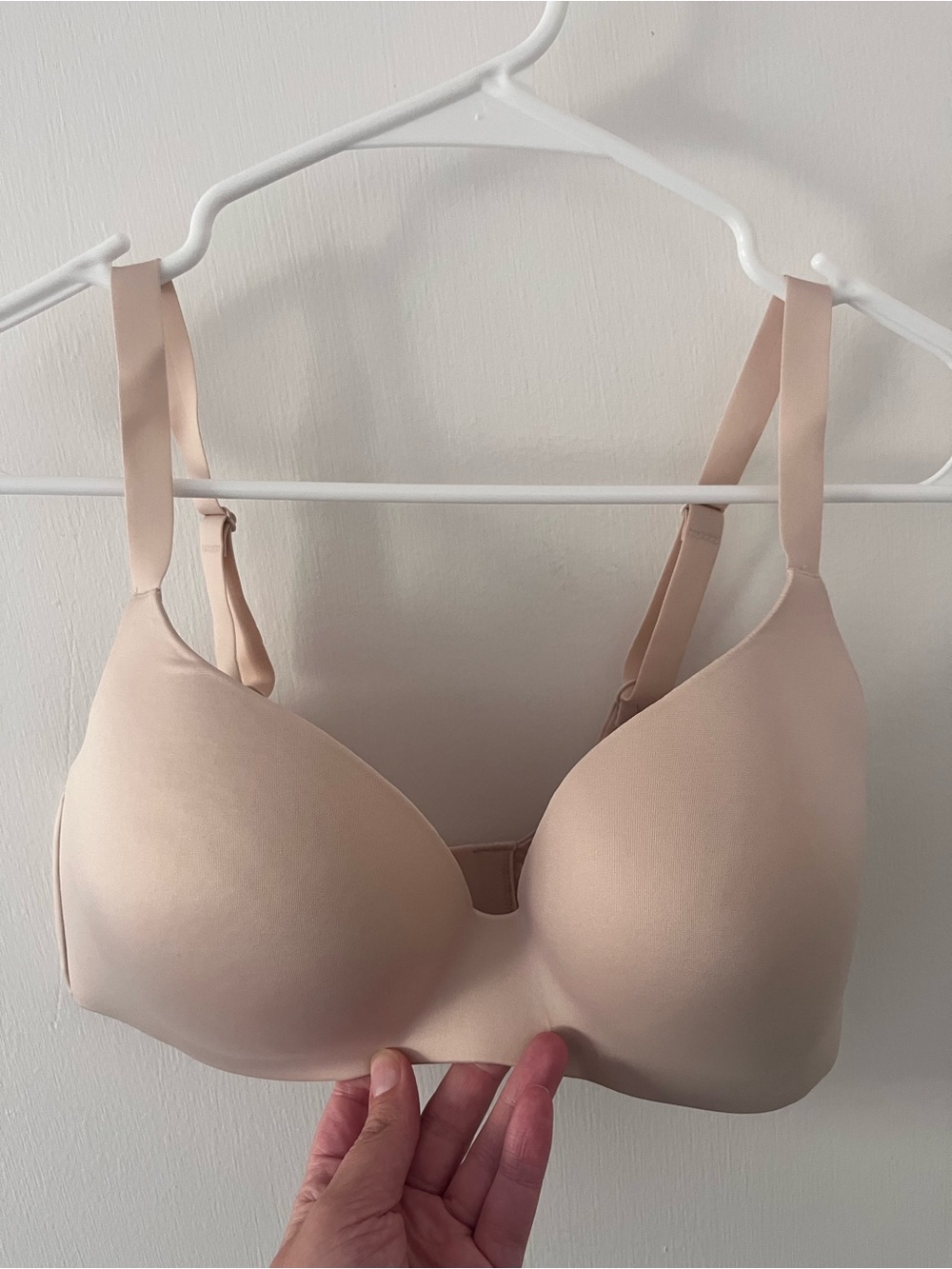 Uniqlo Wireless Bra Molded Cup Cream Nude 34C 34D 34DD 36C 36D 36DD